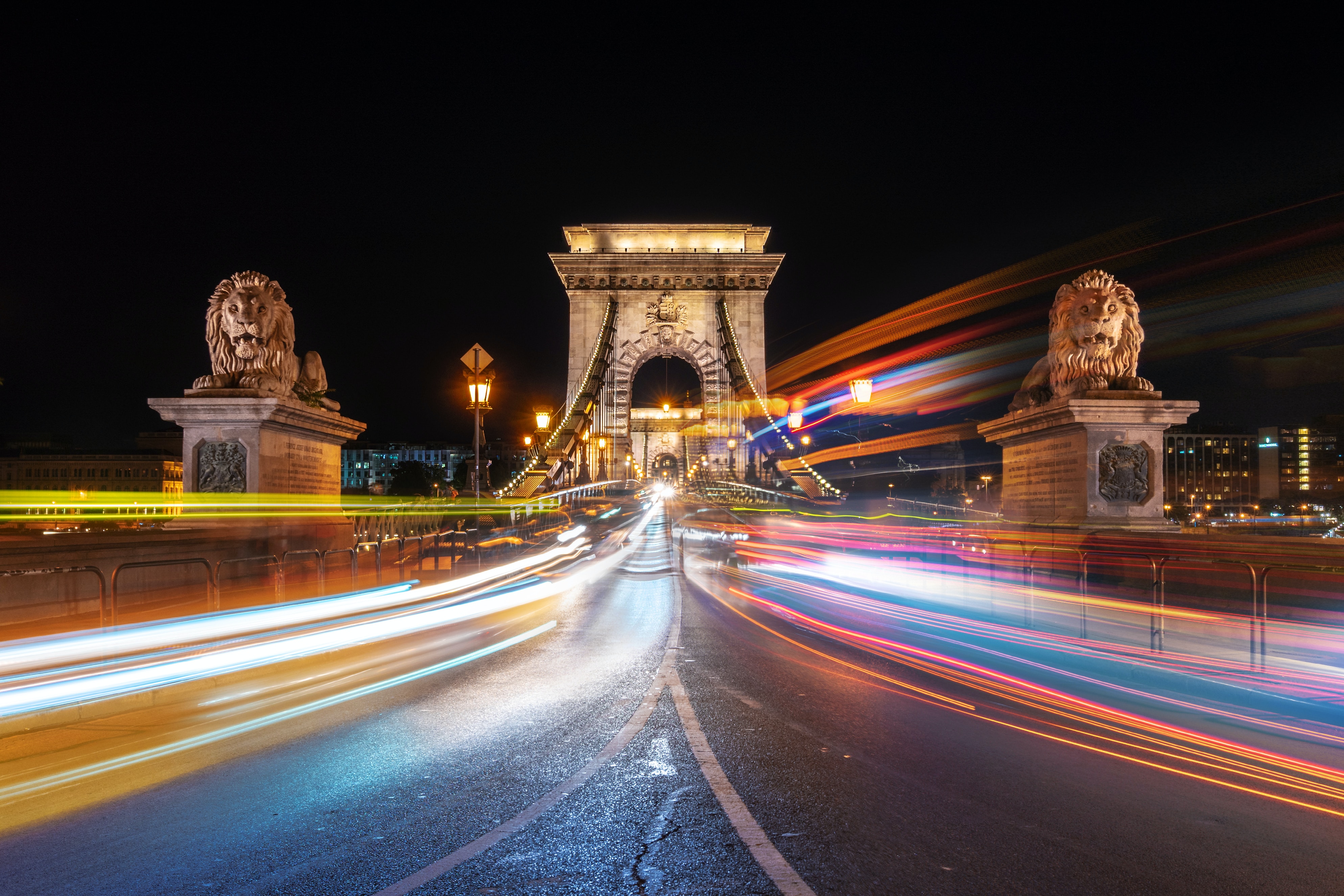 picture on the chainbridge