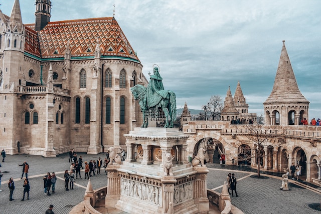 picture from Matthias Church from it's back