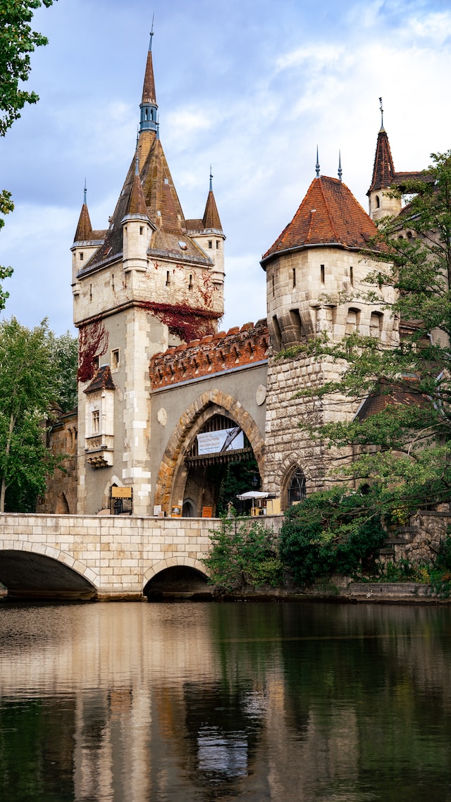 picture from the entrance of small castle