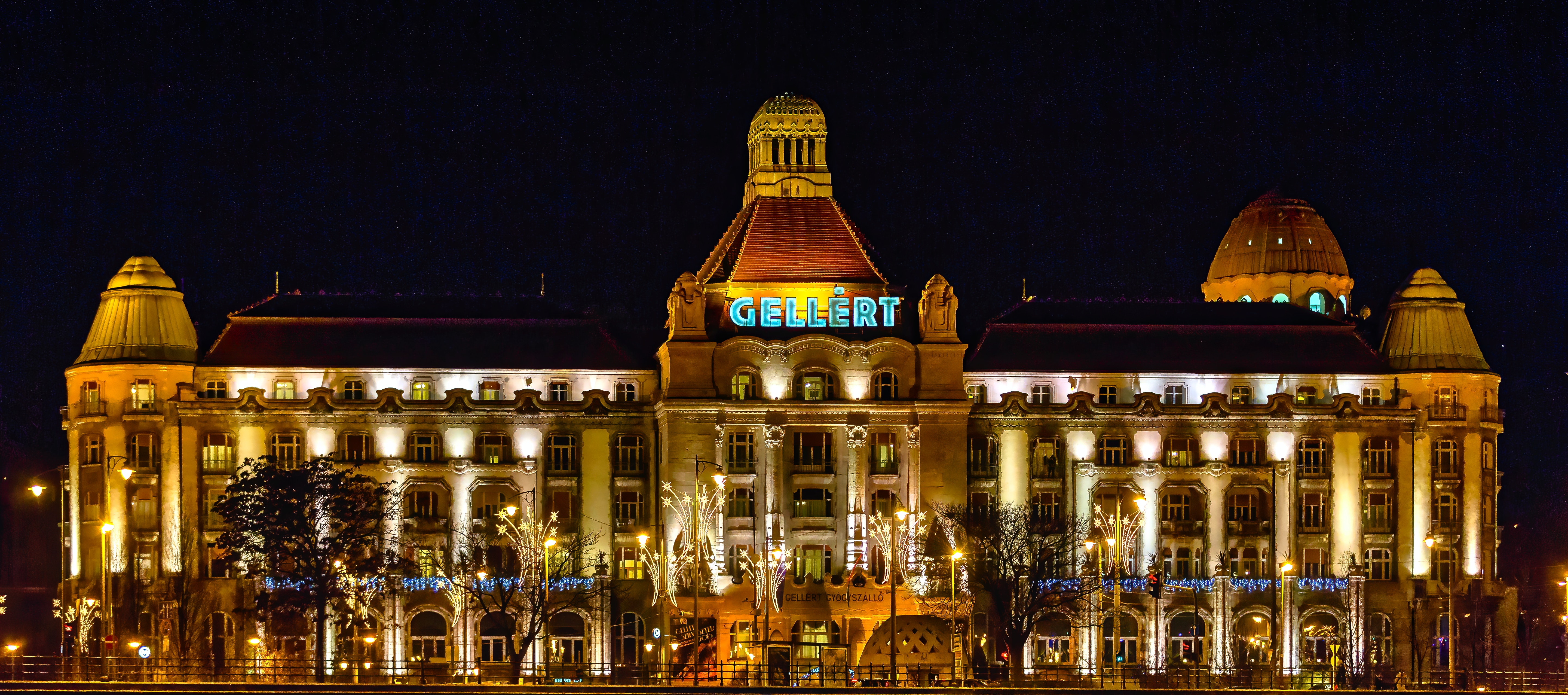 picture from the Gellert Hotel from outside