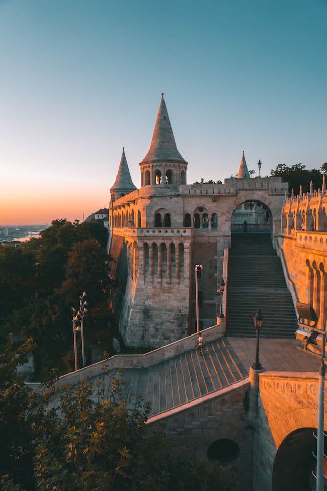 picture from the side entrance to the Buda castle